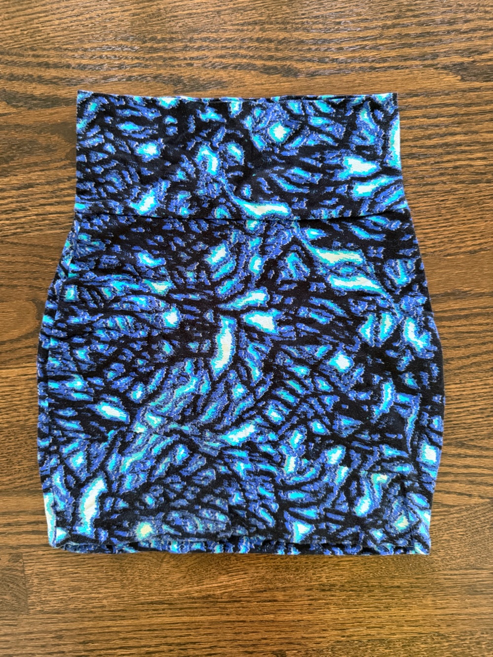 Lily White Blue & Black Patterned Stretch Mini Skirt – Size XS